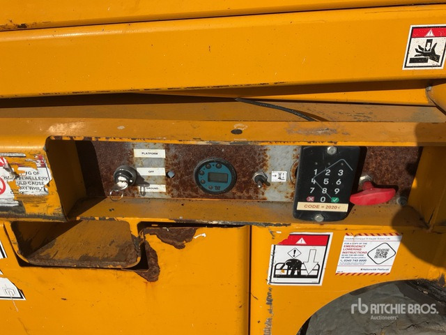 2014 Haulotte Compact 14 Electric Scissor Lift - Plataforma de Tijera/ Plataforma de tesoura: foto 5 2014 Haulotte Compact 14 Electric Scissor Lift - Plataforma de Tijera/ Plataforma de tesoura: foto 5