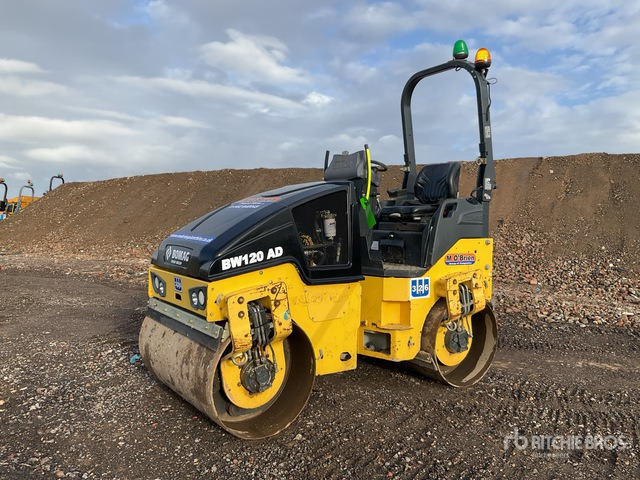 2015 Bomag 120AD-5 Double Drum Roller - Rolo: foto 2 2015 Bomag 120AD-5 Double Drum Roller - Rolo: foto 2