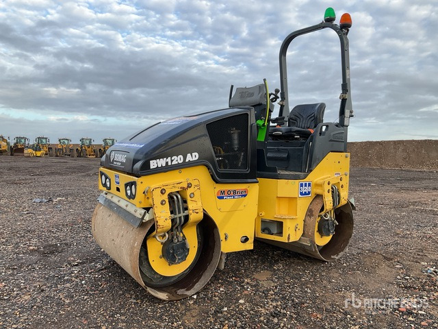 2015 Bomag 120AD-5 Double Drum Roller - Rolo: foto 1 2015 Bomag 120AD-5 Double Drum Roller - Rolo: foto 1