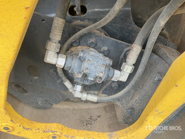 2015 Bomag BW151AD-5 Double Drum Roller - Compactador de asfalto: foto 5 2015 Bomag BW151AD-5 Double Drum Roller - Compactador de asfalto: foto 5
