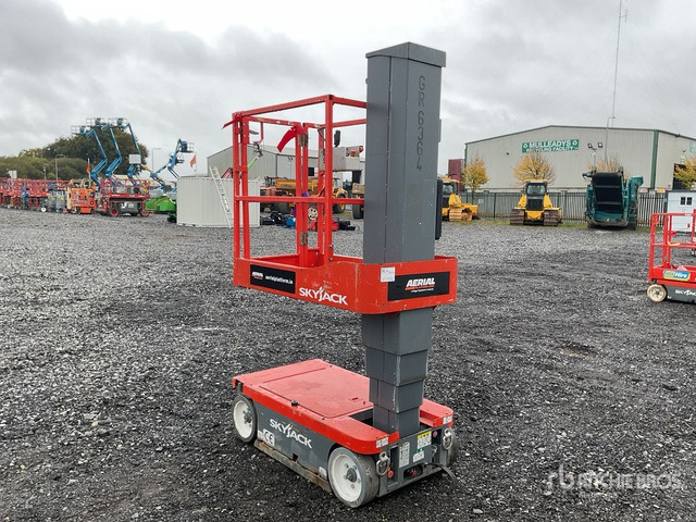 2015 Skyjack SJ16 2015 Skyjack SJ16 Vertical Mast Lift Vertical Mast Lift - Plataforma de mastro vertical: foto 4 2015 Skyjack SJ16 2015 Skyjack SJ16 Vertical Mast Lift Vertical Mast Lift - Plataforma de mastro vertical: foto 4