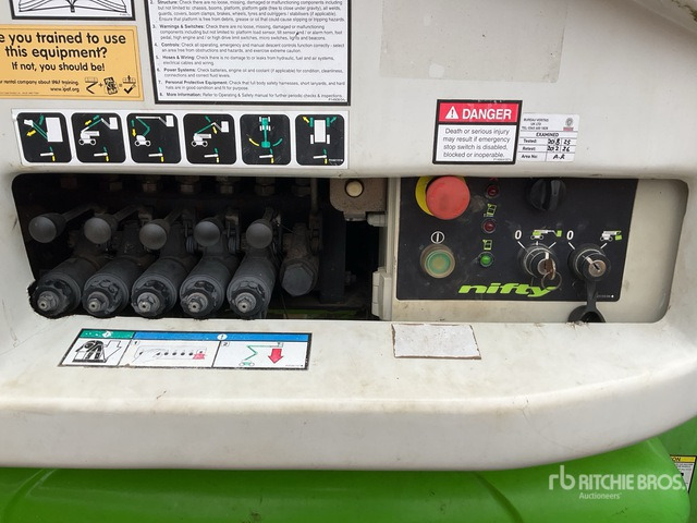 2016 Nifty-Lift HR28 2016 Nifty-Lift HR28 Articulating Boom Lift Articulating Boom Lift - Plataforma articulada: foto 5 2016 Nifty-Lift HR28 2016 Nifty-Lift HR28 Articulating Boom Lift Articulating Boom Lift - Plataforma articulada: foto 5