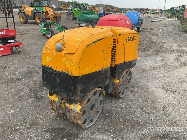 2016 Wacker Neuson Roller RT Trench Compactor - Compactador pequeno de asfalto: foto 4 2016 Wacker Neuson Roller RT Trench Compactor - Compactador pequeno de asfalto: foto 4