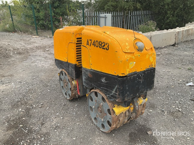2016 Wacker Neuson Roller RT Trench Compactor - Compactador pequeno de asfalto: foto 3 2016 Wacker Neuson Roller RT Trench Compactor - Compactador pequeno de asfalto: foto 3