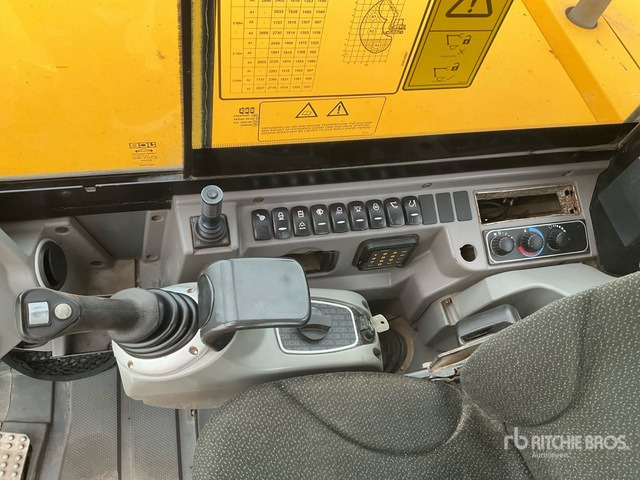 2018 JCB 100C-1 2018 JCB 100C-1 Tracked Excavator Tracked Excavator - Escavadora de rastos: foto 5 2018 JCB 100C-1 2018 JCB 100C-1 Tracked Excavator Tracked Excavator - Escavadora de rastos: foto 5