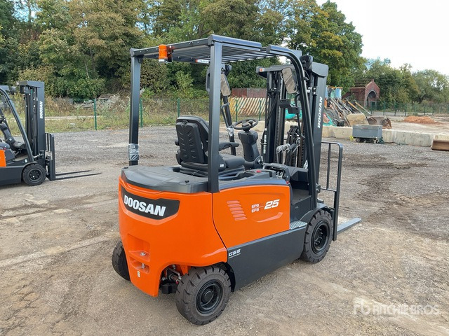 2023 Doosan B25X-7 PLUS 2023 Doosan B25X-7 PLUS 2500 kg Electric Forklift - (Unused) Electric Forklift - Empilhador elétrico: foto 3 2023 Doosan B25X-7 PLUS 2023 Doosan B25X-7 PLUS 2500 kg Electric Forklift - (Unused) Electric Forklift - Empilhador elétrico: foto 3