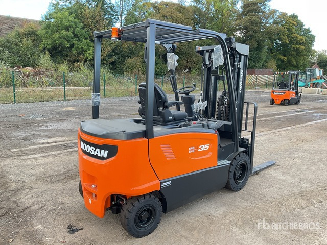2023 Doosan B35X-7 PLUS 2023 Doosan B35X-7 PLUS 3500 kg Electric Forklift (Unused) Electric Forklift - Empilhador elétrico: foto 3 2023 Doosan B35X-7 PLUS 2023 Doosan B35X-7 PLUS 3500 kg Electric Forklift (Unused) Electric Forklift - Empilhador elétrico: foto 3
