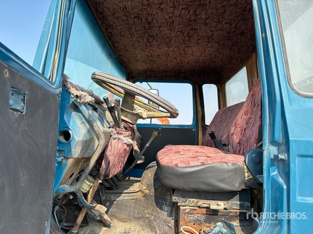 1992 Iveco 110-17 PM 11021 on 4x4 Flatbed Truck with Crane - Camião de caixa aberta/ Plataforma, Camião grua: foto 4 1992 Iveco 110-17 PM 11021 on 4x4 Flatbed Truck with Crane - Camião de caixa aberta/ Plataforma, Camião grua: foto 4