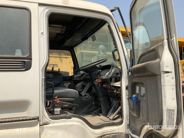 1999 Isuzu 6x4 Concrete Pump Truck - Autobomba de betão: foto 3 1999 Isuzu 6x4 Concrete Pump Truck - Autobomba de betão: foto 3