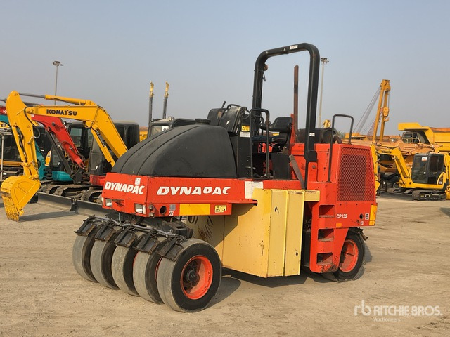 2004 Dynapac CP132 9 Wheel Pneumatic Roller - Compactador de pneus: foto 3 2004 Dynapac CP132 9 Wheel Pneumatic Roller - Compactador de pneus: foto 3