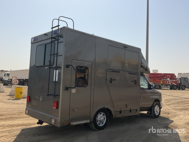 2008 Ford F-350 4x2 Horse Transporting Truck :Misc. Truck - Camião de transporte de cavalos: foto 4 2008 Ford F-350 4x2 Horse Transporting Truck :Misc. Truck - Camião de transporte de cavalos: foto 4