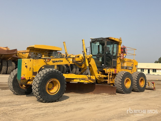 2011 Komatsu GD825A-2 - Motoniveladora: foto 2 2011 Komatsu GD825A-2 - Motoniveladora: foto 2