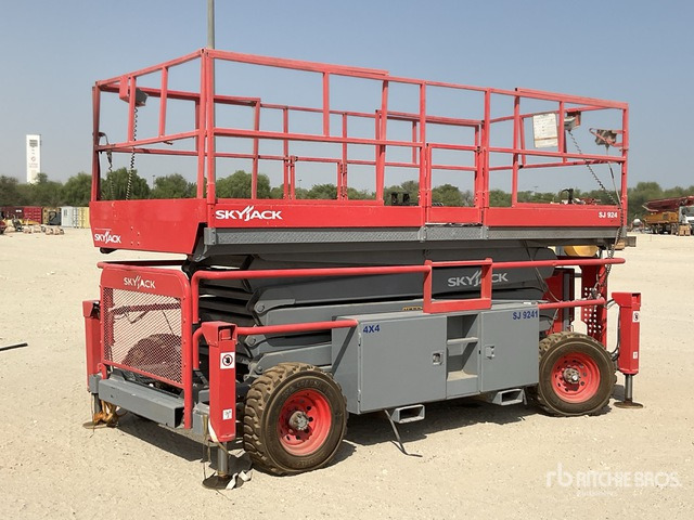 2012 Skyjack SJ9241 4x4 Diesel Scissor Lift - Plataforma de Tijera/ Plataforma de tesoura: foto 3 2012 Skyjack SJ9241 4x4 Diesel Scissor Lift - Plataforma de Tijera/ Plataforma de tesoura: foto 3