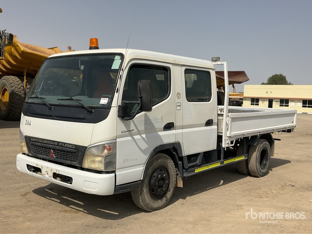 2014 Mitsubishi Canter 4x2 Crew Cab Flatbed Truck - Camião de caixa aberta/ Plataforma: foto 2 2014 Mitsubishi Canter 4x2 Crew Cab Flatbed Truck - Camião de caixa aberta/ Plataforma: foto 2
