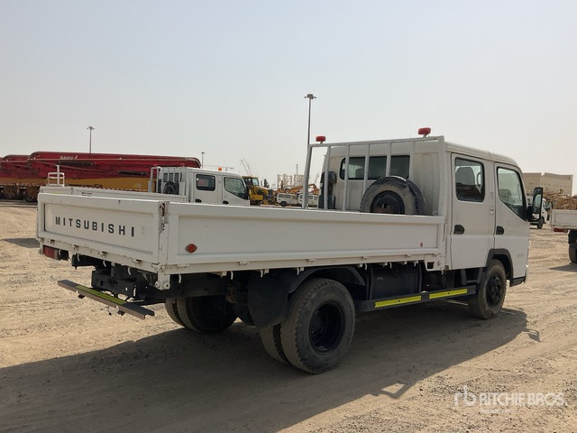 2014 Mitsubishi Canter 4x2 Crew Cab Flatbed Truck - Camião de caixa aberta/ Plataforma: foto 4 2014 Mitsubishi Canter 4x2 Crew Cab Flatbed Truck - Camião de caixa aberta/ Plataforma: foto 4