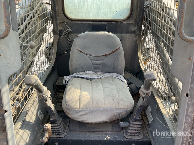 2014 New Holland L225 (Inoperable) Skid Steer Loader - Mini pá carregadora: foto 5 2014 New Holland L225 (Inoperable) Skid Steer Loader - Mini pá carregadora: foto 5