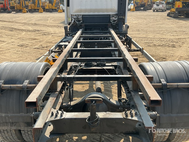 2015 Isuzu LK66YWA Cab and Chassis - Camião chassi: foto 5 2015 Isuzu LK66YWA Cab and Chassis - Camião chassi: foto 5