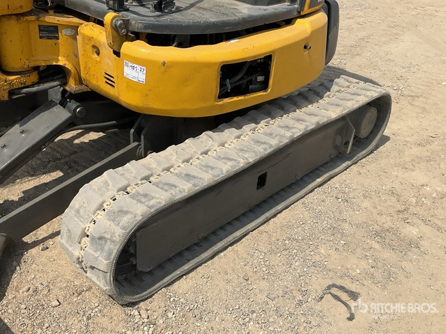2015 Komatsu PC35MR-3 - Mini escavadeira: foto 5 2015 Komatsu PC35MR-3 - Mini escavadeira: foto 5