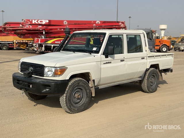 2016 Toyota Land Cruiser 79L 4x4 Crew Cab Pickup - Pick-up: foto 1 2016 Toyota Land Cruiser 79L 4x4 Crew Cab Pickup - Pick-up: foto 1