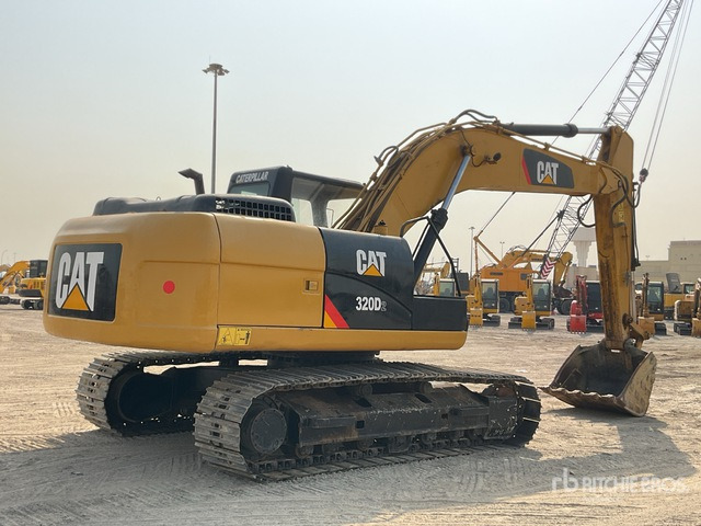 2018 Cat 320D2 - Escavadora de rastos: foto 4 2018 Cat 320D2 - Escavadora de rastos: foto 4