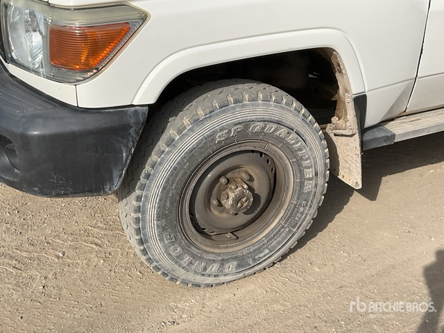 2018 Toyota Land Cruiser 76L 4x4 SUV - SUV: foto 5 2018 Toyota Land Cruiser 76L 4x4 SUV - SUV: foto 5