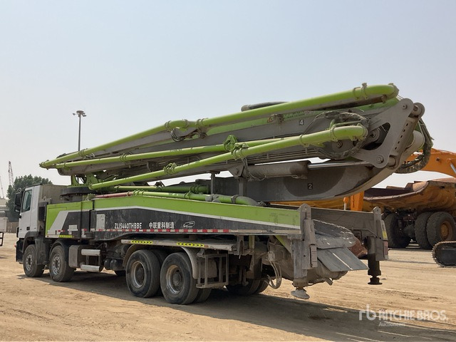2019 Mercedes-Benz Actros 4141 2019 Zoomlion 56X-6RZ 56 m on 8 ... Concrete Pump Truck - Autobomba de betão: foto 4 2019 Mercedes-Benz Actros 4141 2019 Zoomlion 56X-6RZ 56 m on 8 ... Concrete Pump Truck - Autobomba de betão: foto 4