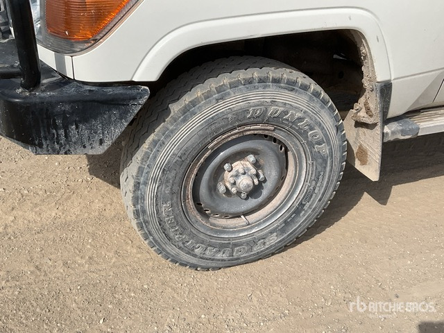 2019 Toyota Land Cruiser 76L 4x4 SUV - SUV: foto 5 2019 Toyota Land Cruiser 76L 4x4 SUV - SUV: foto 5