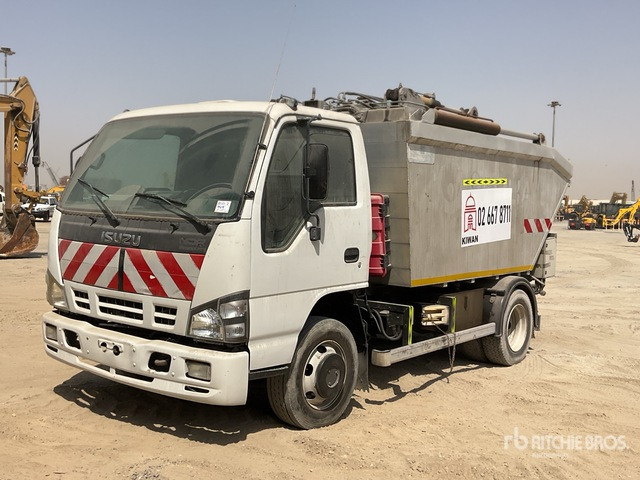 Isuzu NQR Smoother Waste Collection Truck - Triturador de martelos/ Destroçador: foto 1 Isuzu NQR Smoother Waste Collection Truck - Triturador de martelos/ Destroçador: foto 1