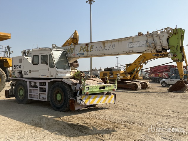Kato KR25H-V Rough Terrain Crane - Grua de estaleiro: foto 1 Kato KR25H-V Rough Terrain Crane - Grua de estaleiro: foto 1