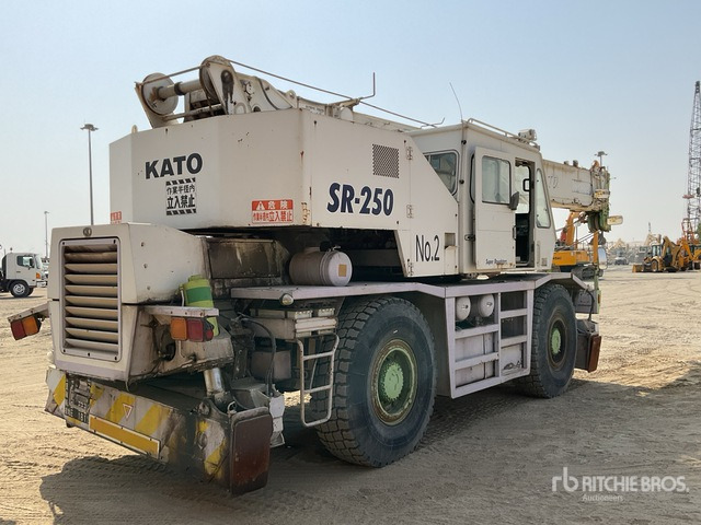 Kato KR25H-V Rough Terrain Crane - Grua de estaleiro: foto 3 Kato KR25H-V Rough Terrain Crane - Grua de estaleiro: foto 3