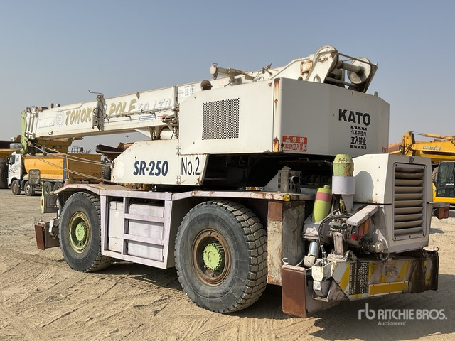 Kato KR25H-V Rough Terrain Crane - Grua de estaleiro: foto 4 Kato KR25H-V Rough Terrain Crane - Grua de estaleiro: foto 4