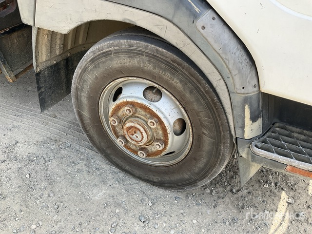 Mitsubishi KK-FK71HJ - Camião de caixa aberta/ Plataforma, Camião grua: foto 5 Mitsubishi KK-FK71HJ - Camião de caixa aberta/ Plataforma, Camião grua: foto 5