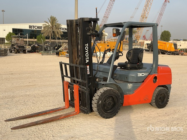 Toyota 72-8FDJ30 - Empilhador a diesel: foto 1 Toyota 72-8FDJ30 - Empilhador a diesel: foto 1
