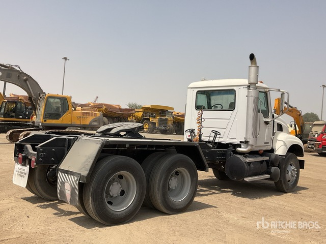 2008 Mack Granite CV713 6x4 T/A Day Cab Truck Tractor - Tractor: foto 3 2008 Mack Granite CV713 6x4 T/A Day Cab Truck Tractor - Tractor: foto 3