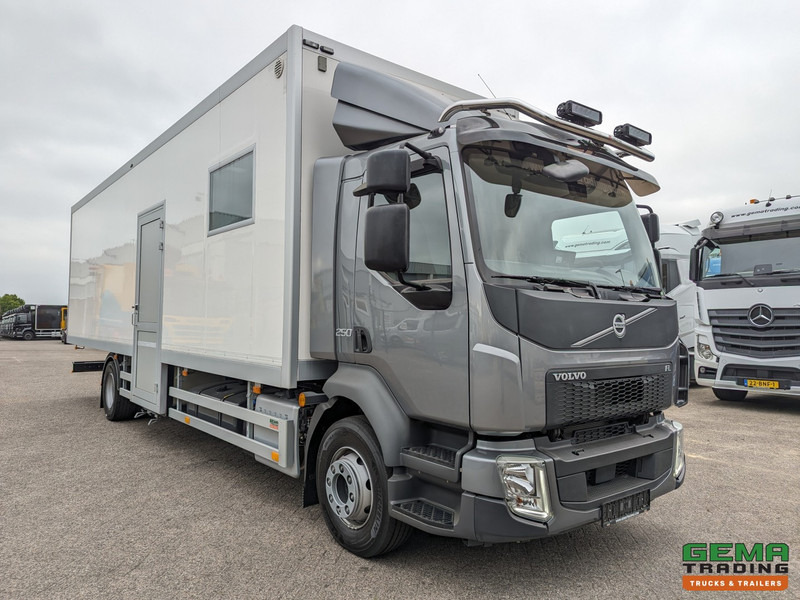 Volvo FL 250 4x2 Dagcab Euro6 - Camper/Kantoor - NIEUW - Toilet - Airco's - Verwarming - Camião: foto 2 Volvo FL 250 4x2 Dagcab Euro6 - Camper/Kantoor - NIEUW - Toilet - Airco's - Verwarming - Camião: foto 2