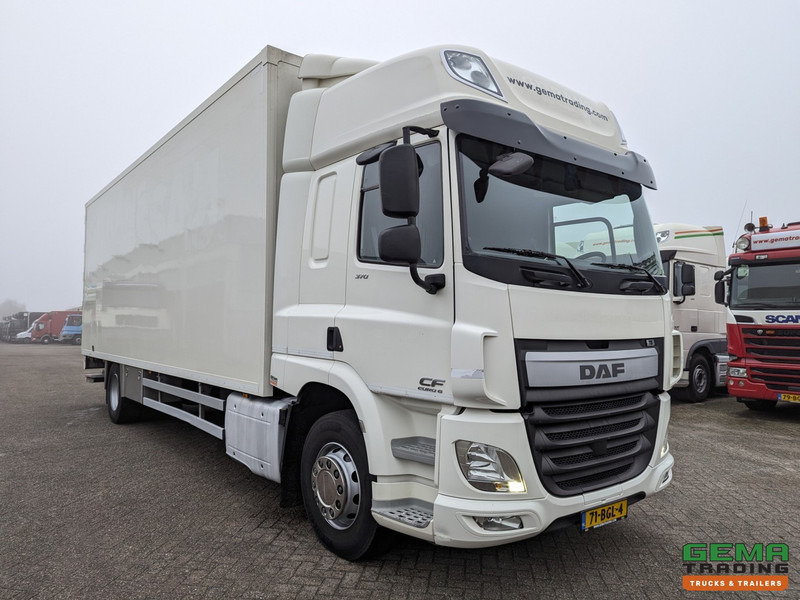 DAF CF 370 FA 4x2 Spacecab Euro6 - GeslotenBak 8.2M + Laadklep 2000kg - HardHouten vloer - 10/2025APK - Camião furgão: foto 5 DAF CF 370 FA 4x2 Spacecab Euro6 - GeslotenBak 8.2M + Laadklep 2000kg - HardHouten vloer - 10/2025APK - Camião furgão: foto 5
