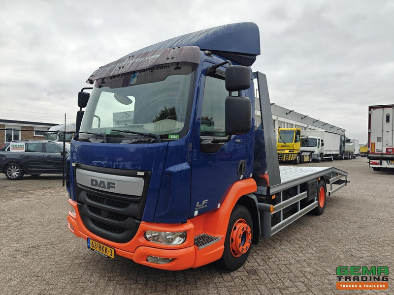 DAF LF 180 FA 4x2 Dagcab Euro6C - Oprijwagen/Machine transporter 5.3m + Lier 5900kg - Trekhaak - 09/2026 APK - NieuweOPbouw! - Camião transporte de veículos: foto 1 DAF LF 180 FA 4x2 Dagcab Euro6C - Oprijwagen/Machine transporter 5.3m + Lier 5900kg - Trekhaak - 09/2026 APK - NieuweOPbouw! - Camião transporte de veículos: foto 1