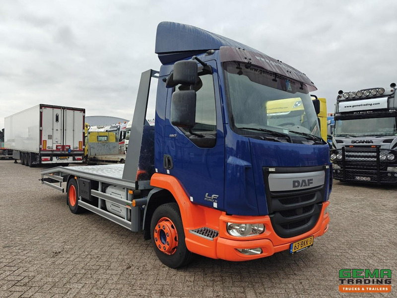 DAF LF 180 FA 4x2 Dagcab Euro6C - Oprijwagen/Machine transporter 5.3m + Lier 5900kg - Trekhaak - 09/2026 APK - NieuweOPbouw! - Camião transporte de veículos: foto 3 DAF LF 180 FA 4x2 Dagcab Euro6C - Oprijwagen/Machine transporter 5.3m + Lier 5900kg - Trekhaak - 09/2026 APK - NieuweOPbouw! - Camião transporte de veículos: foto 3