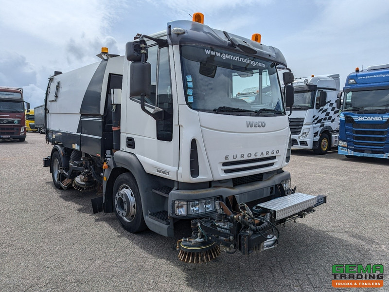 Iveco 140E21 4x2 Dagcab Euro3 - Schmidt SK500R - Hydrostaat - Varredora urbana: foto 4 Iveco 140E21 4x2 Dagcab Euro3 - Schmidt SK500R - Hydrostaat - Varredora urbana: foto 4