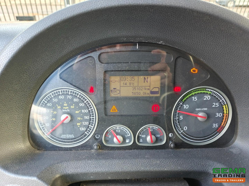 Camião furgão Iveco Eurocargo 120E18 4x2 Dagcab Euro5 - Handgeschakeld - GeslotenBak 5m - Laadklep 2000KG - 05/2026 APK: foto 16 Camião furgão Iveco Eurocargo 120E18 4x2 Dagcab Euro5 - Handgeschakeld - GeslotenBak 5m - Laadklep 2000KG - 05/2026 APK: foto 16