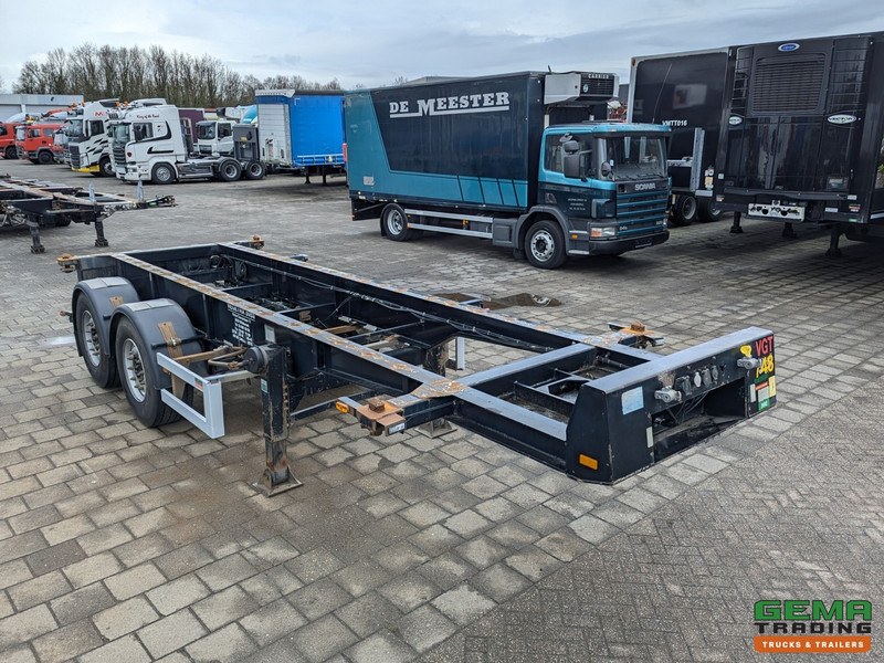 Renders EURO 700 2-Assen MB - Schijfremmen - 20FT Aansluiting - Luchtvering - 2960KG - TOP! - Semi-reboque transportador de contêineres/ Caixa móvel: foto 4 Renders EURO 700 2-Assen MB - Schijfremmen - 20FT Aansluiting - Luchtvering - 2960KG - TOP! - Semi-reboque transportador de contêineres/ Caixa móvel: foto 4