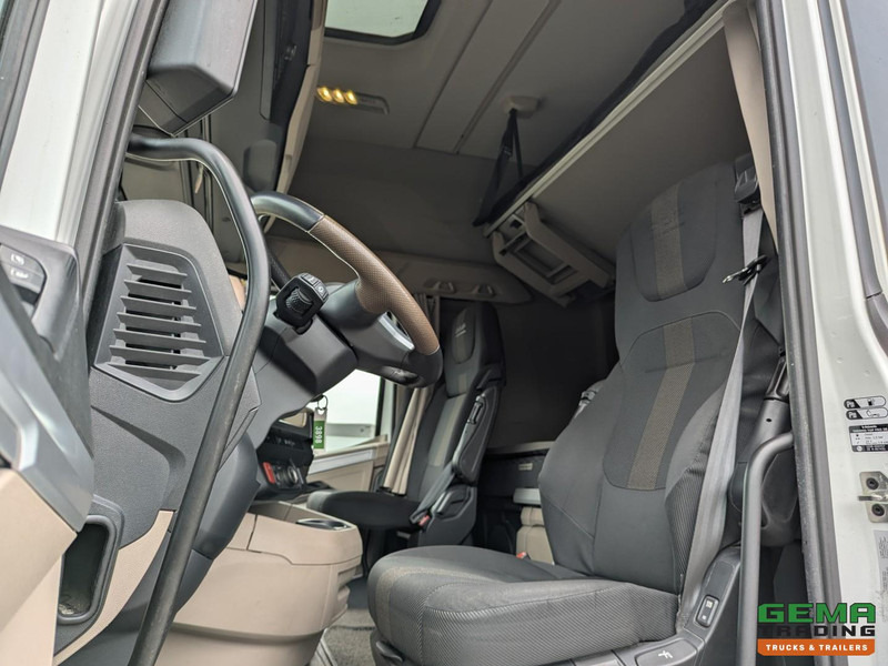 Tractor DAF XG+ 4x2 Euro6E - MEGA/Lowdeck - Retarder - Dubbele tanks - MirrorCam - 3 DVS StarRating: foto 5 Tractor DAF XG+ 4x2 Euro6E - MEGA/Lowdeck - Retarder - Dubbele tanks - MirrorCam - 3 DVS StarRating: foto 5