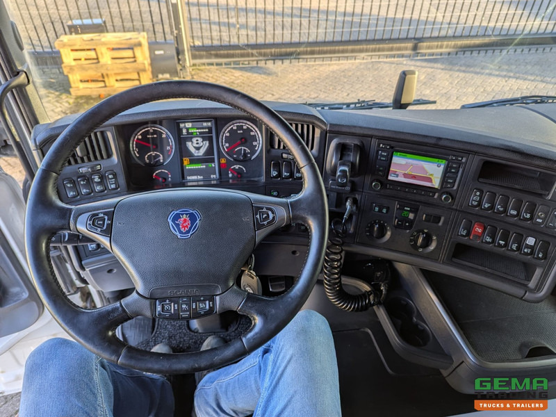 Fotografia de interior 2: Tractor Scania R730 6x4 Highline Euro6 - V8 - Retarder - RVS Kist - Schuifschotel