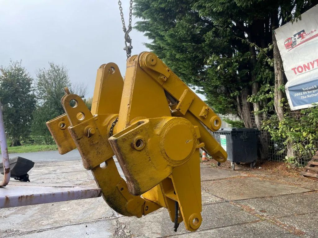 CAT Caterpillar Ripper compatible with D7R and D7H R CAT Ripper compatible with D7R and D7H Ripper compat - Escarificador para Máquina de construção: foto 3 CAT Caterpillar Ripper compatible with D7R and D7H R CAT Ripper compatible with D7R and D7H Ripper compat - Escarificador para Máquina de construção: foto 3