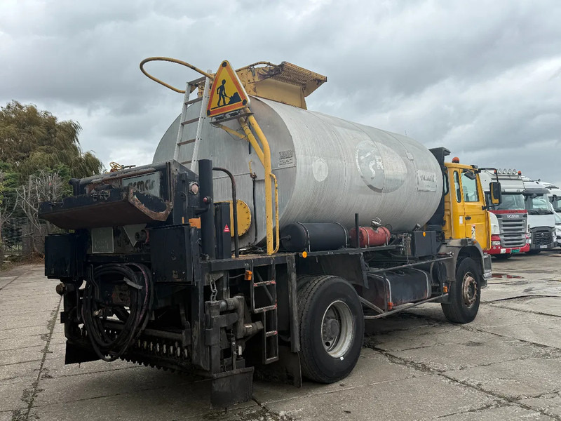 Renault G260 4X2 ACMAR Bitumen Sprayer 10.000L Spring/Spring Manual Gear - Camião: foto 5 Renault G260 4X2 ACMAR Bitumen Sprayer 10.000L Spring/Spring Manual Gear - Camião: foto 5