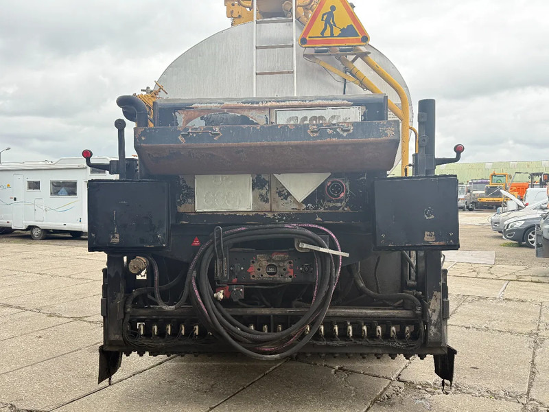 Renault G260 4X2 ACMAR Bitumen Sprayer 10.000L Spring/Spring Manual Gear - Camião: foto 4 Renault G260 4X2 ACMAR Bitumen Sprayer 10.000L Spring/Spring Manual Gear - Camião: foto 4