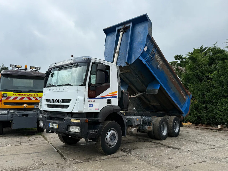 Iveco Trakker 360 6X4 Tipper Spring/Spring ZF Manual gear - Camião basculante: foto 2 Iveco Trakker 360 6X4 Tipper Spring/Spring ZF Manual gear - Camião basculante: foto 2