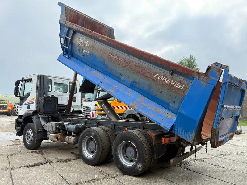 Iveco Trakker 360 6X4 Tipper Spring/Spring ZF Manual gear - Camião basculante: foto 3 Iveco Trakker 360 6X4 Tipper Spring/Spring ZF Manual gear - Camião basculante: foto 3