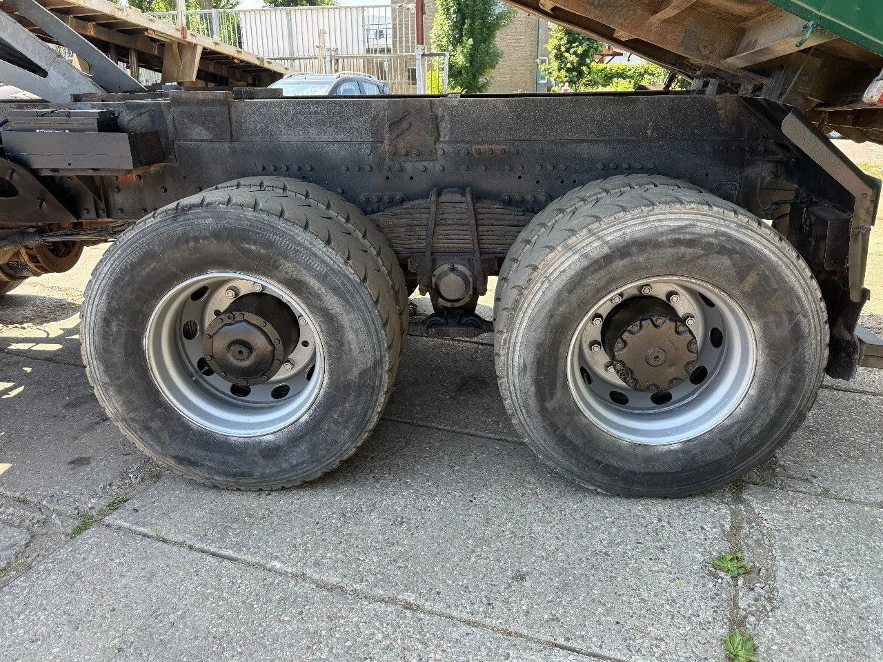 MAN 35.372 8X4 Tipper Spring/Spring ZF Manual Gear E - Camião basculante: foto 5 MAN 35.372 8X4 Tipper Spring/Spring ZF Manual Gear E - Camião basculante: foto 5