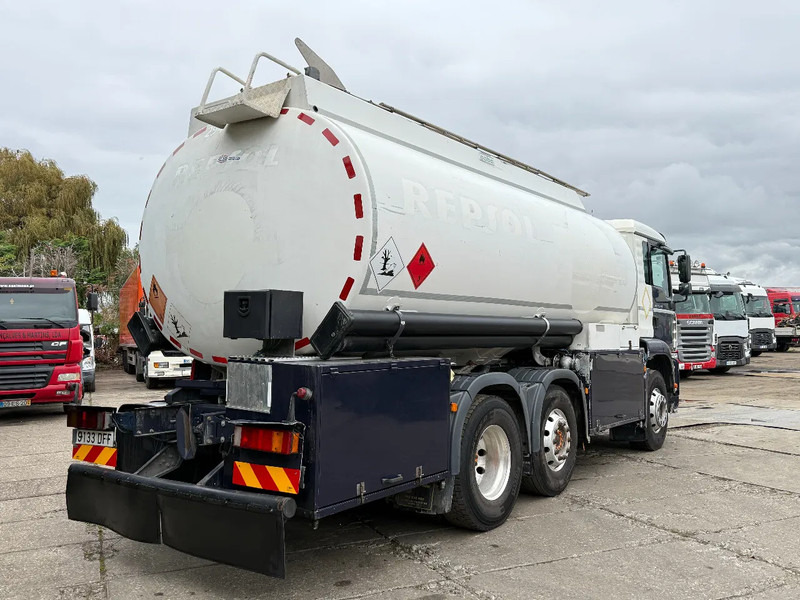 MAN TGA 26.430 6X2 Fuel Tank 21.000L 3 Comp + 2 Pump D20 Engine - Camião cisterna: foto 4 MAN TGA 26.430 6X2 Fuel Tank 21.000L 3 Comp + 2 Pump D20 Engine - Camião cisterna: foto 4